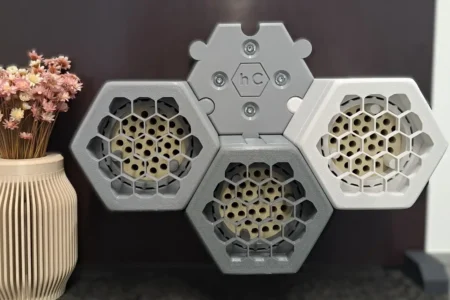 Bienenhotel-Montage, Farbe: grau / montiert