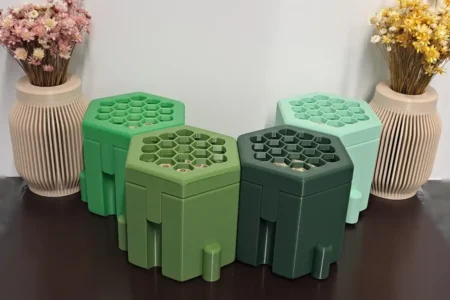 Bienenhotel-Montage, Farbe: grün